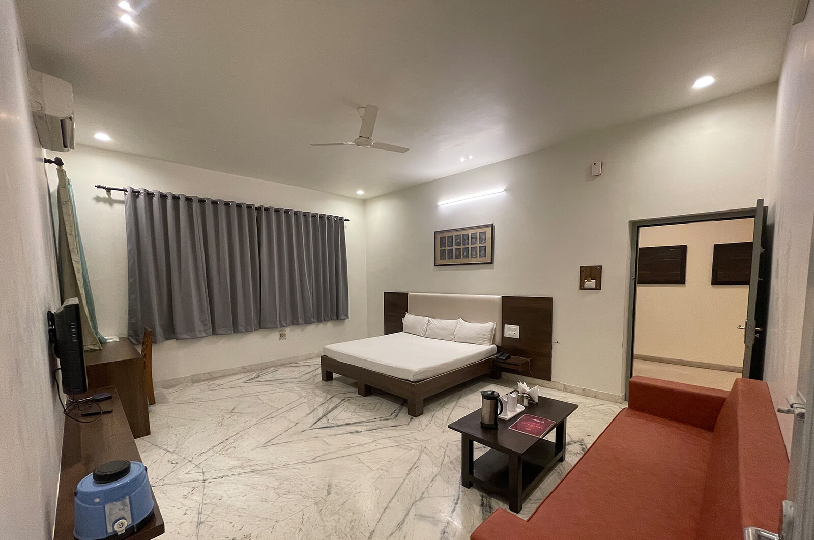 hotel-img